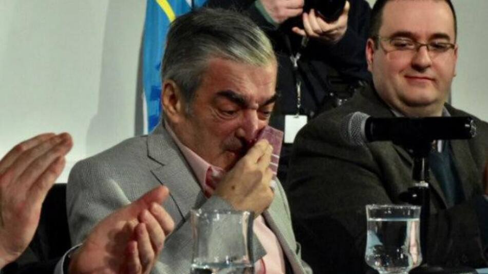 Pedido de licencia de Das Neves