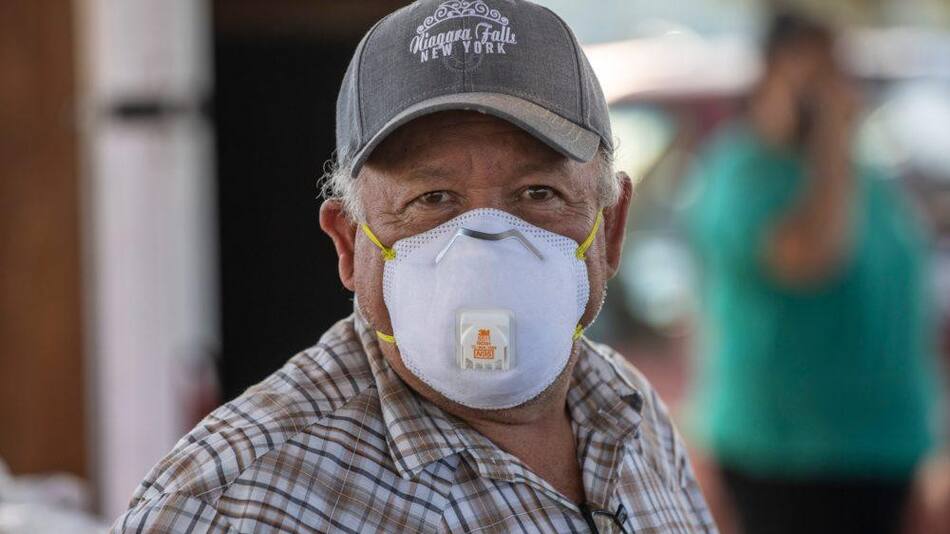 Barbijo con válvula, pandemia de covid-19, REUTERS