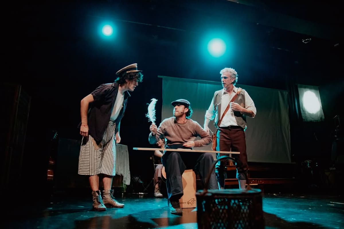 The old man and the old moon, obra de teatro musical que se presenta en Buenos Aires.