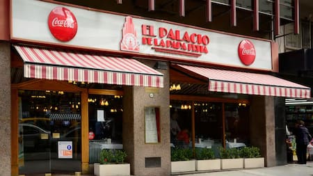 La historia del Palacio de la Papa Frita y qué pasará con su icónico local del Microcentro tras rumores de cierre