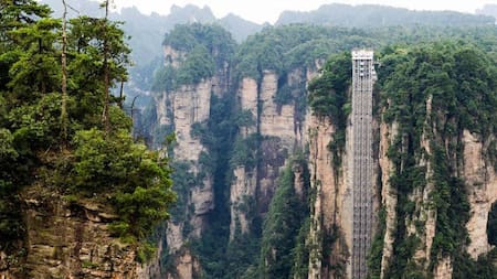Bailong, el ascensor al aire libre más alto del mundo