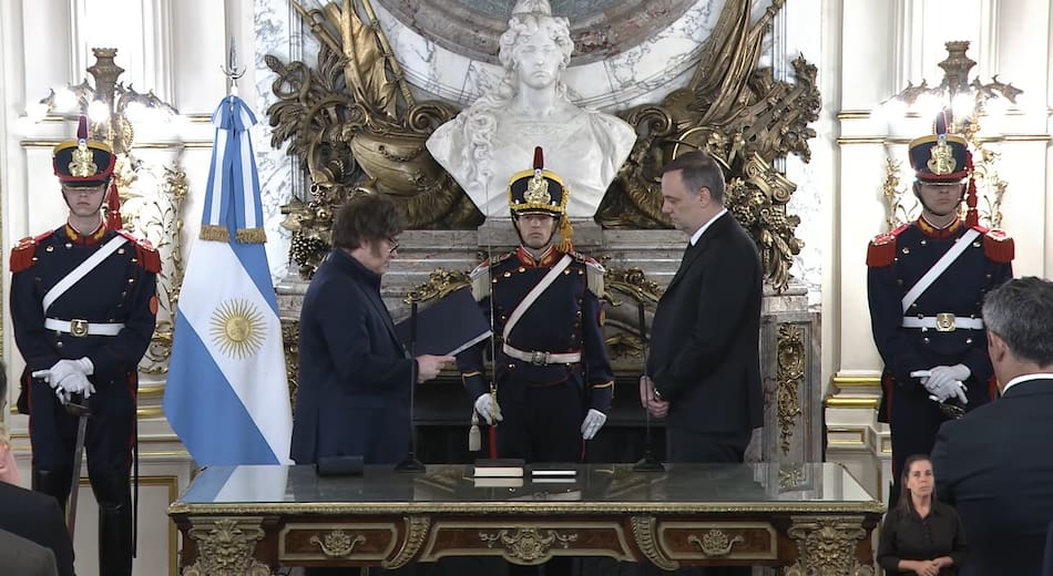 Adorni juró como nuevo jefe de Gabinete