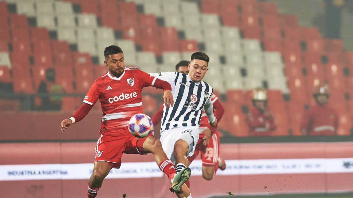 Rodrigo Garro marcó para Talleres ante River. Foto: Twitter @CATalleresdecba.