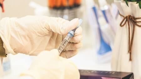 Vacuna contra el Alzheimer. Foto: Unsplash.