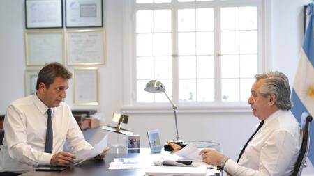 Sergio Massa reunido con Alberto Fernández en Olivos. Foto: Twitter @alferdez.