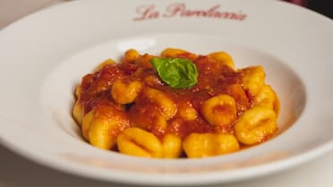 Cuánto sale un plato de ñoquis en La Parolaccia este miércoles 29 de octubre