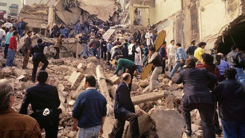 Atentado contra la sede de la AMIA. Foto: archivo Google.