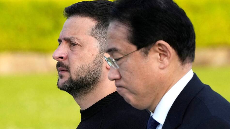 Volodímir Zelenski y Fumio Kishida. Foto: Reuters.