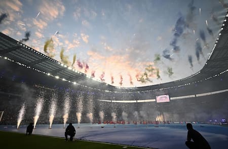 Show Camila Cabello, final de Champions League. Foto: Reuters.