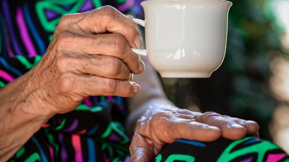 Existen bebidas que ayudan a tener una longevidad sana. Foto: Unsplash.