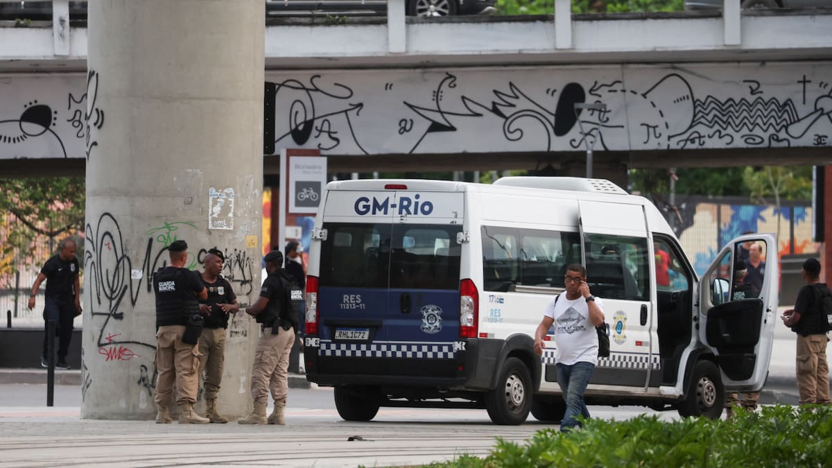 Toma de rehenes en un micro en la terminal de Río de Janeiro. Foto: REUTERS.