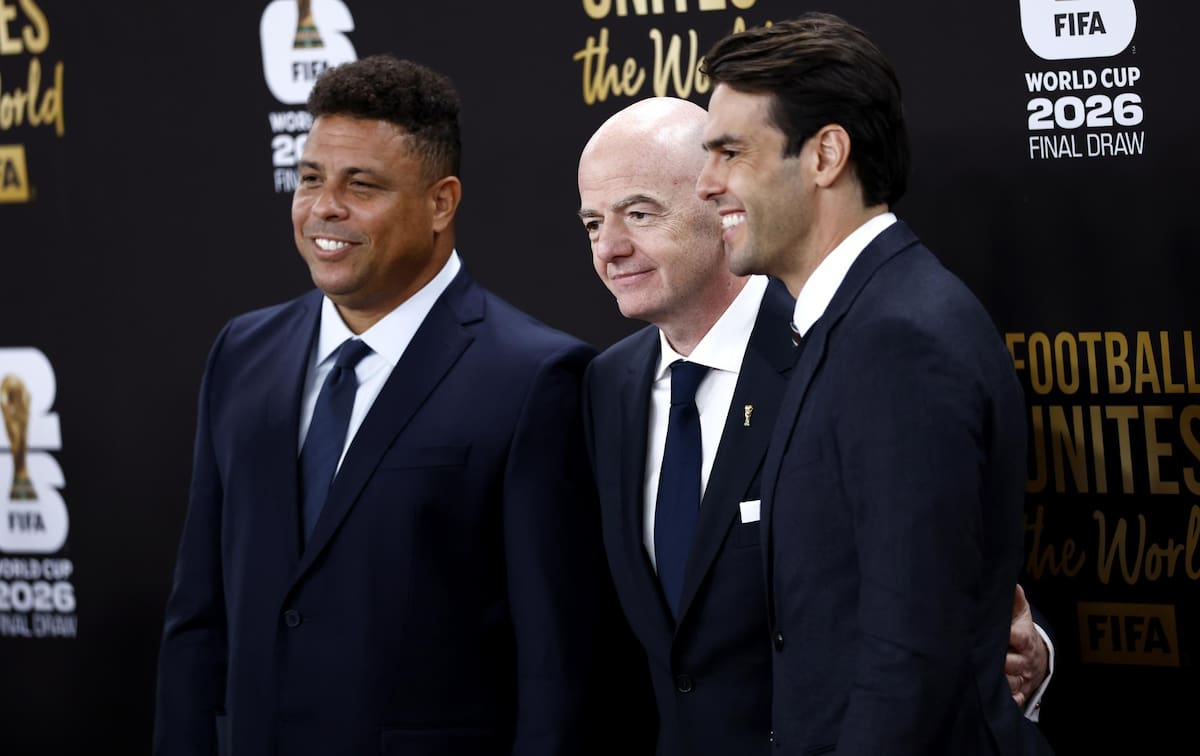Ronaldo, Gianni Infantino y Kaká.