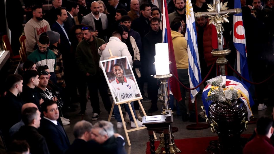 Velatorio de Juan Izquierdo en Uruguay. Foto: Reuters