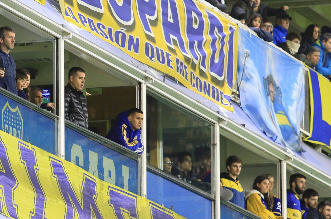 La Bombonera estalló tras la eliminación de Boca a manos de Independiente. Foto: NA (Mariano Sánchez)