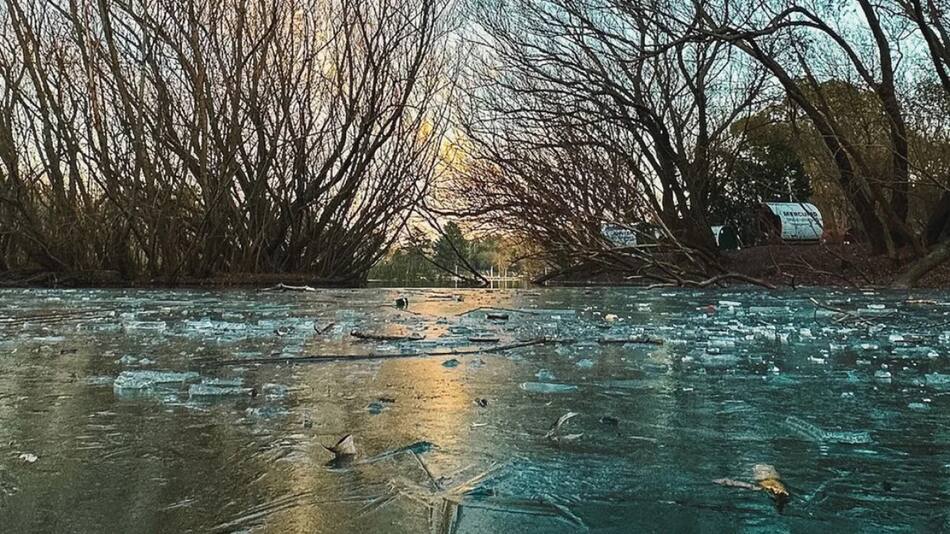 Se congeló el dique en Tandil. Foto: NA