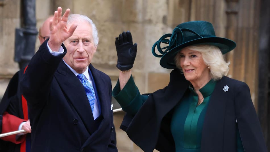 Carlos III va a misa de Pascua en su primer acto público desde su diagnóstico en febrero. EFE