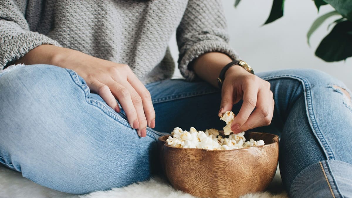 Películas; series; pochoclos. Foto: Unsplash.