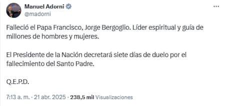 Manuel Adorni comunicó que se decretarán siete días de duelo por la muerte del papa Francisco. Foto: X / @madorni.