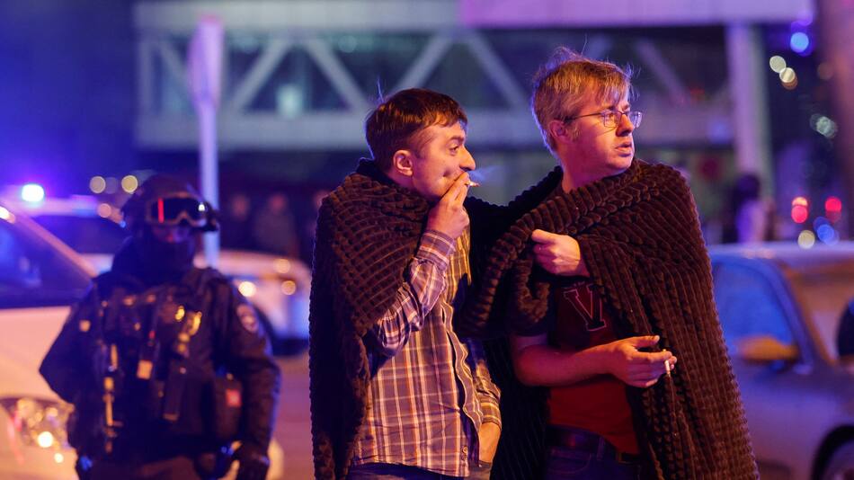 Sobrevivientes del atentado en Moscú. Foto: Reuters.