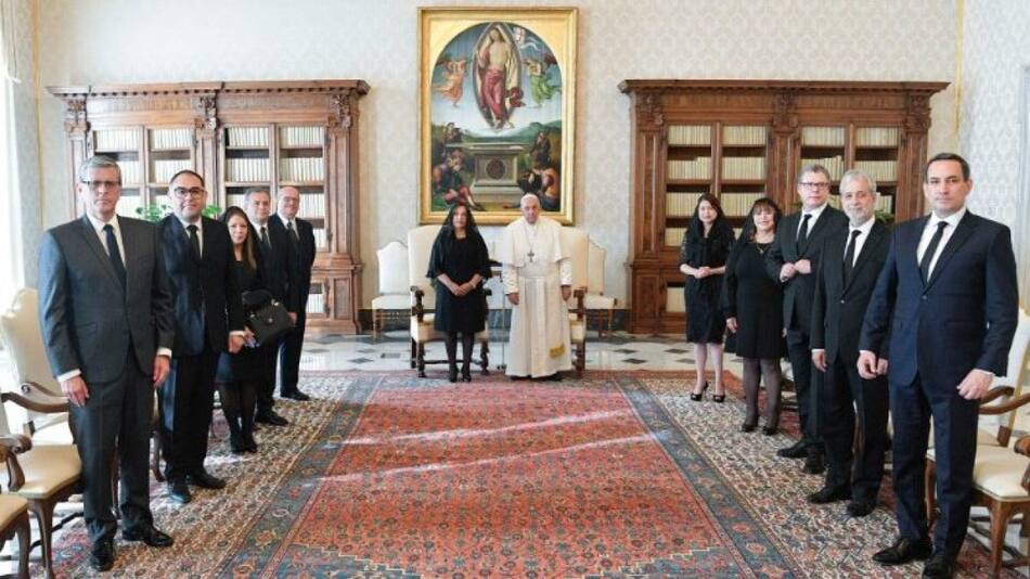 Encuentro de Dina Boluarte y el Papa Francisco en el Vaticano. Foto: Prensa Vaticano.