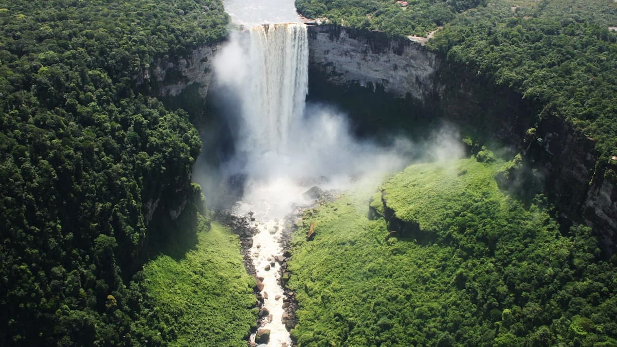 Una de las cataratas más imponentes del mundo, en Sudamérica.