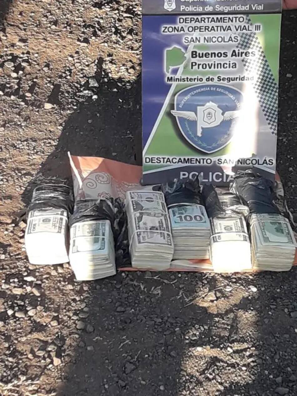Detienen a hombre cuando circulaba por Ruta 9 con 200 mil dólares que no pudo justificar, Santiago Fernández Sáenz, Foto Policía Bonaerense