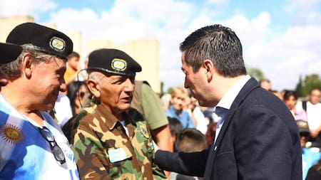 Se realizó el acto del 2 de Abril "Día del Veterano y de los Caídos en la Guerra de Malvinas" en el municipio de Malvinas Argentinas