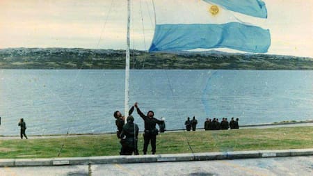 Bandera argentina en Malvinas. Foto: argentina.gob