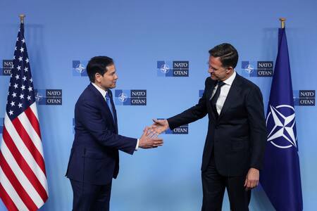Marco Rubio y Mark Rutte. Foto: Reuters/Yves Herman.
