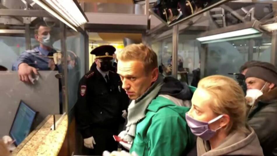 Alex Navalny, principal opositor de Putin regresó a Rusia cinco meses después de ser envenenado y fue arrestado, REUTERS