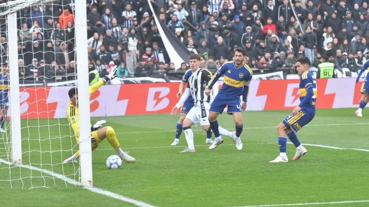 La polémica que no cobró el árbitro de partido.