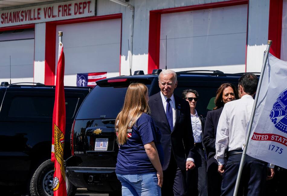 Joe Biden y Kamala Harris en acto por los 23 años de los atentados del 11-S en Shanksville. Foto: REUTERS.