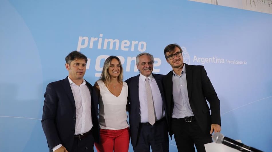 Malena Galmarini, Kicillof, Alberto Fernandez y Lucas Ghi en el anuncio de obras cloacales en Morón. Video: Prensa.