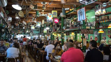 Ideal para el Día de la Madre: el bodegón que ofrece platos típicos alemanes y queda a solo 80 kilómetros de CABA