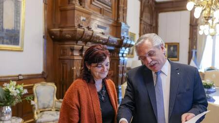 Kelly Olmos y Alberto Fernández. Foto: Presidencia.