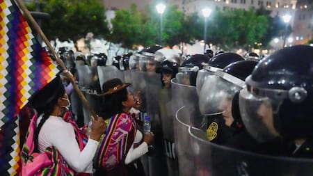 Represión a protestas en Perú. Foto: Reuters.