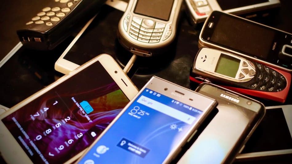 Los celulares sufren ralentización con el paso del tiempo. Foto: Unsplash.
