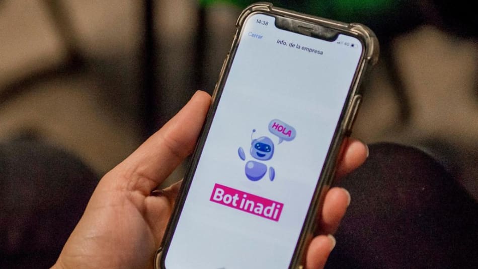 Bot-Inadi, la nueva vía de comunicación del organismo. Foto: Télam.
