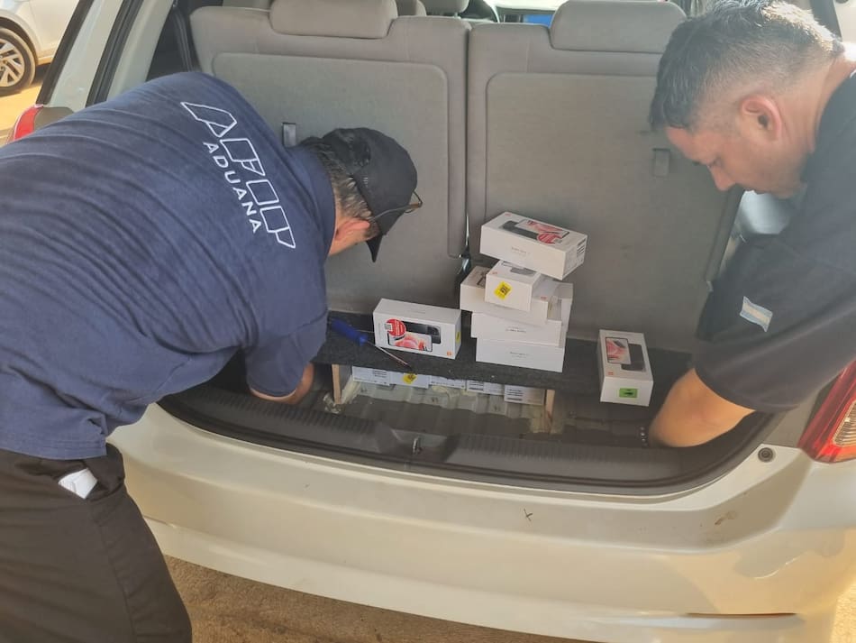 Operativo de Aduana en la Triple Frontera. Foto: Aduana.