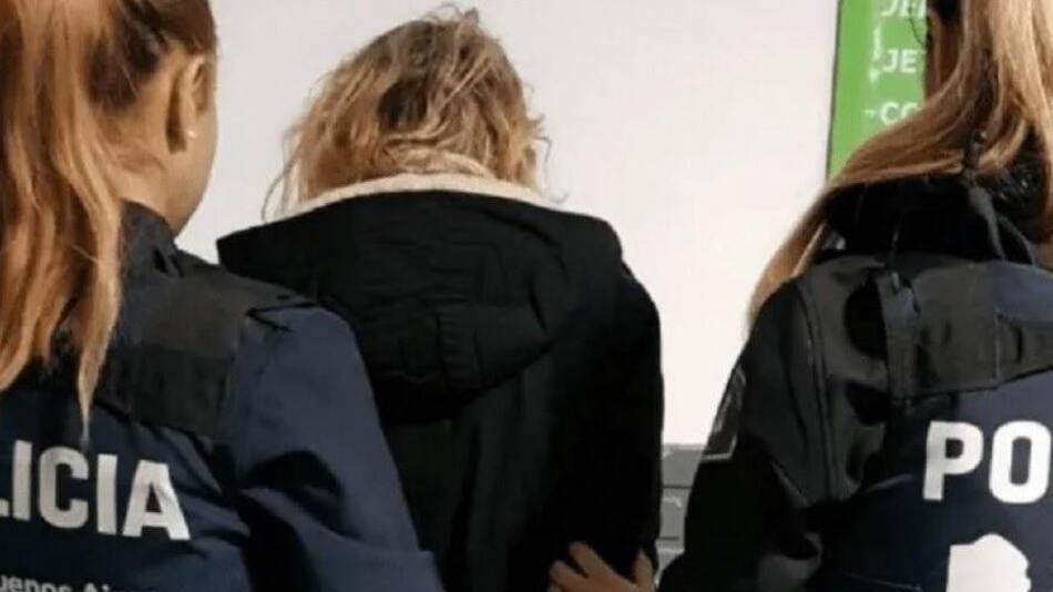 Docente de Bernal, Quilmes, detenida por abuso de sexual de hijo discapacitado, Foto Policía Bonaerense