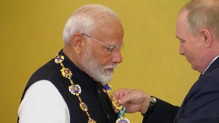 Putin condecora al primer ministro indio, Narendra Modi, con la distinción civil más importante de Rusia