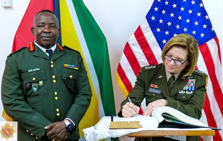 Las Fuerzas de Defensa de Guyana y el Comando Sur de Estados Unidos. Foto: X @MundoEConflicto