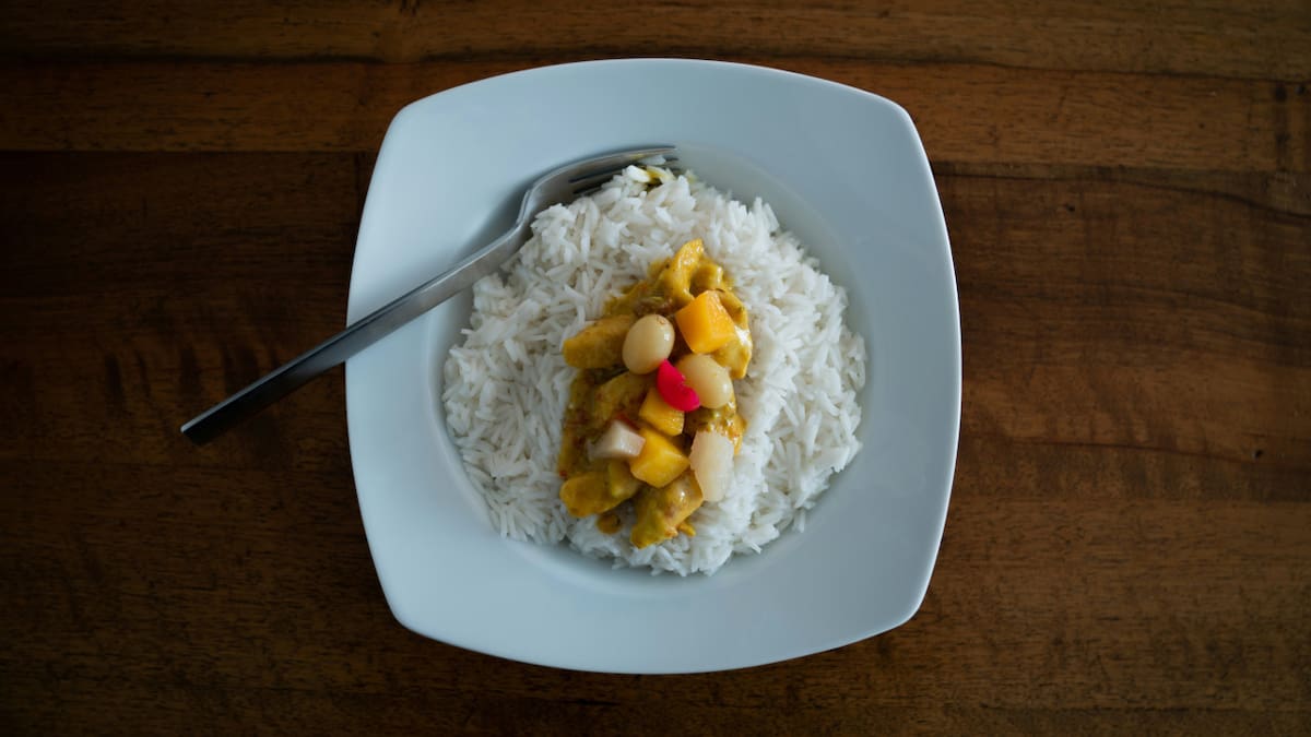 Intoxicación alimentaria: qué es el "síndrome del arroz recalentado" y cómo evitarlo