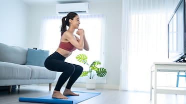 Prevenir la pérdida de masa muscular en la tercera edad: 3 ejercicios recomendados para mayores de 70 años