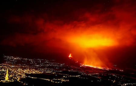 Sigue la erupción de volcán en La Palma, España