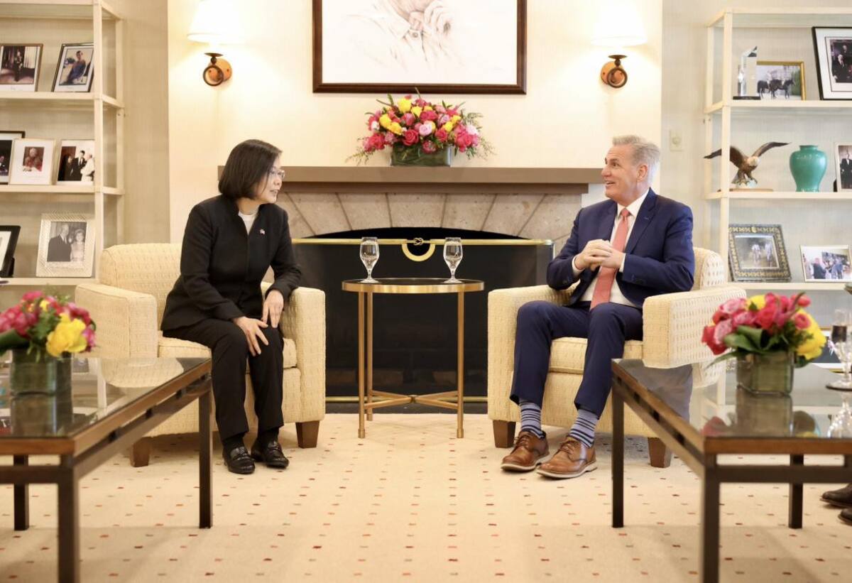 La presidenta taiwanesa Tsai Ing-wen y el presidente de la Cámara de Representantes, Kevin McCarthy. Foto: Twitter