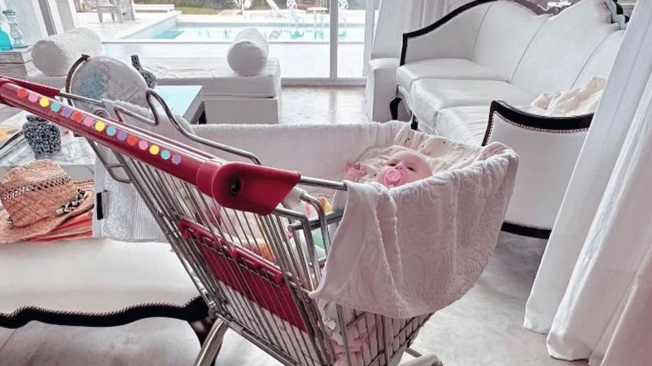 El carrito de compras que personalizó Barby Franco para su hija Sarah. Foto: Instagram @barbaritafranco21.