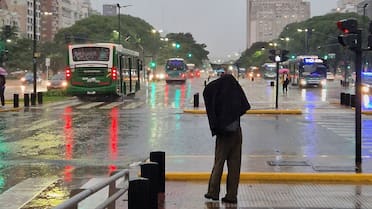Temporal en Buenos Aires: las lluvias intensas generaron inundaciones en el AMBA y sigue el alerta naranja
