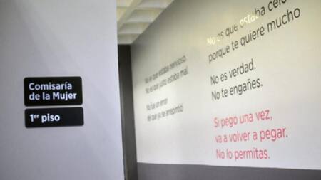 Un policía fue detenido acusado de abusar