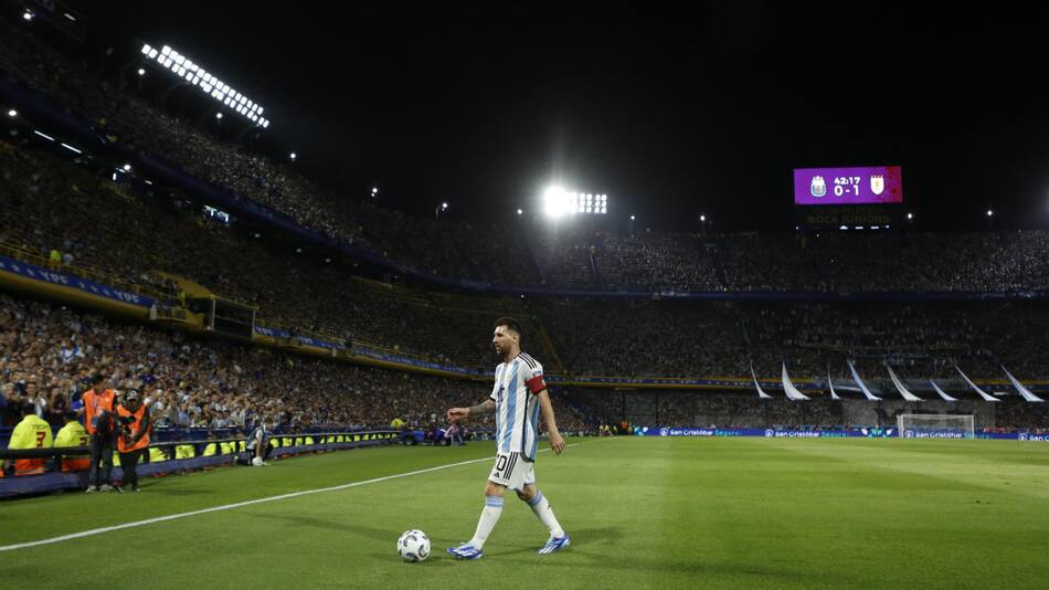 Selección argentina en La Bombonera. Foto: EFE.